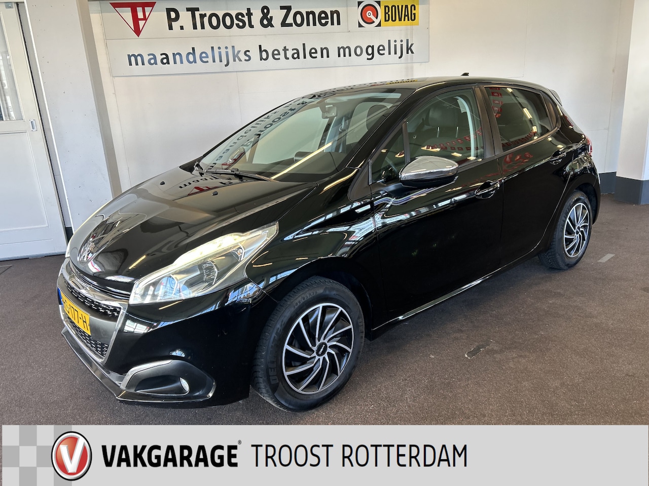 Peugeot 208 - 1.2 PureTech Urban Soul | Cruise control | Apple carplay | Climate control | Navigatie | P - AutoWereld.nl
