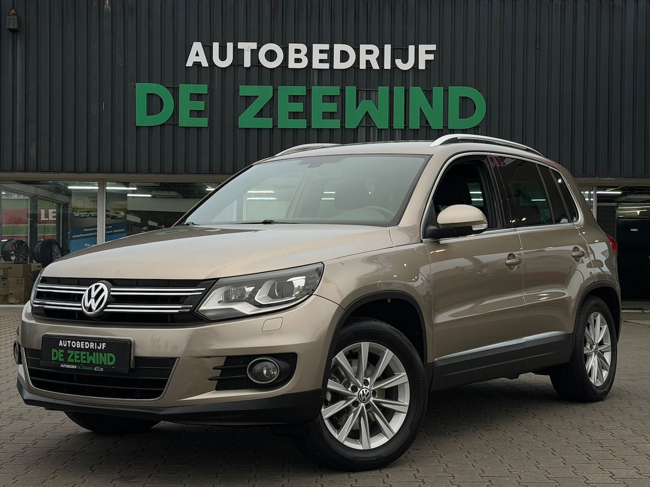 Volkswagen Tiguan - 1.4 TSI Comfort&Design|led|apple carplay|nieuw apk - AutoWereld.nl