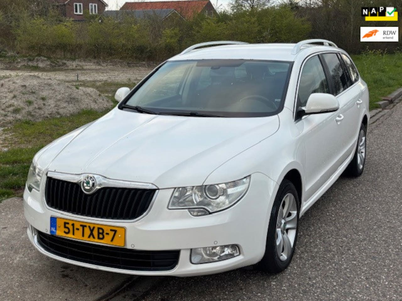 Skoda Superb Combi - 1.4 TSI Greentech Ambition Business Line ECC LMV 16"Cruise El. pakket Audio-CD/Navigatie D - AutoWereld.nl