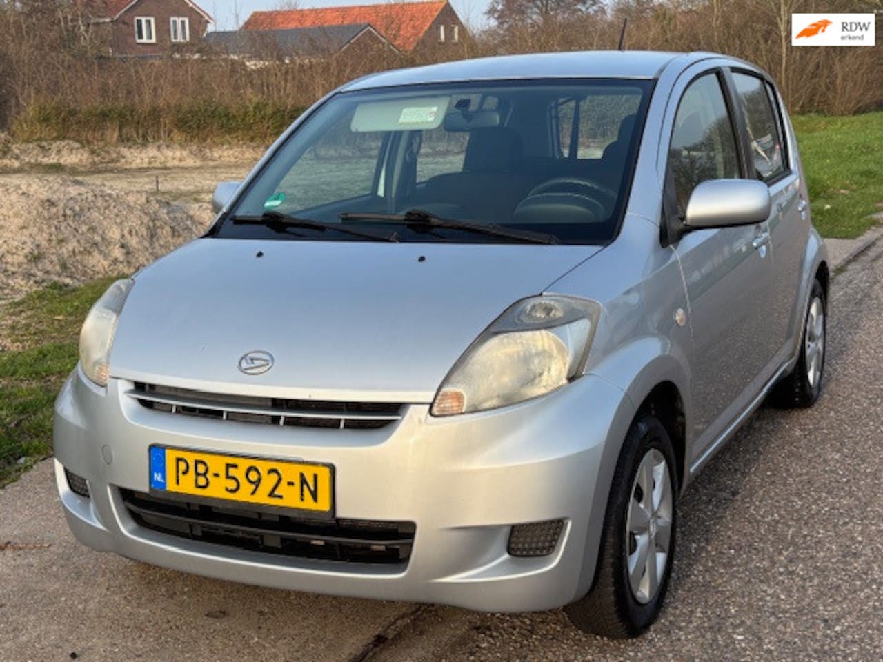 Daihatsu Sirion 2 - 1.0-12V Trend 5-Drs Airco Audio/CD Electric pakket EBD Colorpakket Afneembare trekhaak Dea - AutoWereld.nl