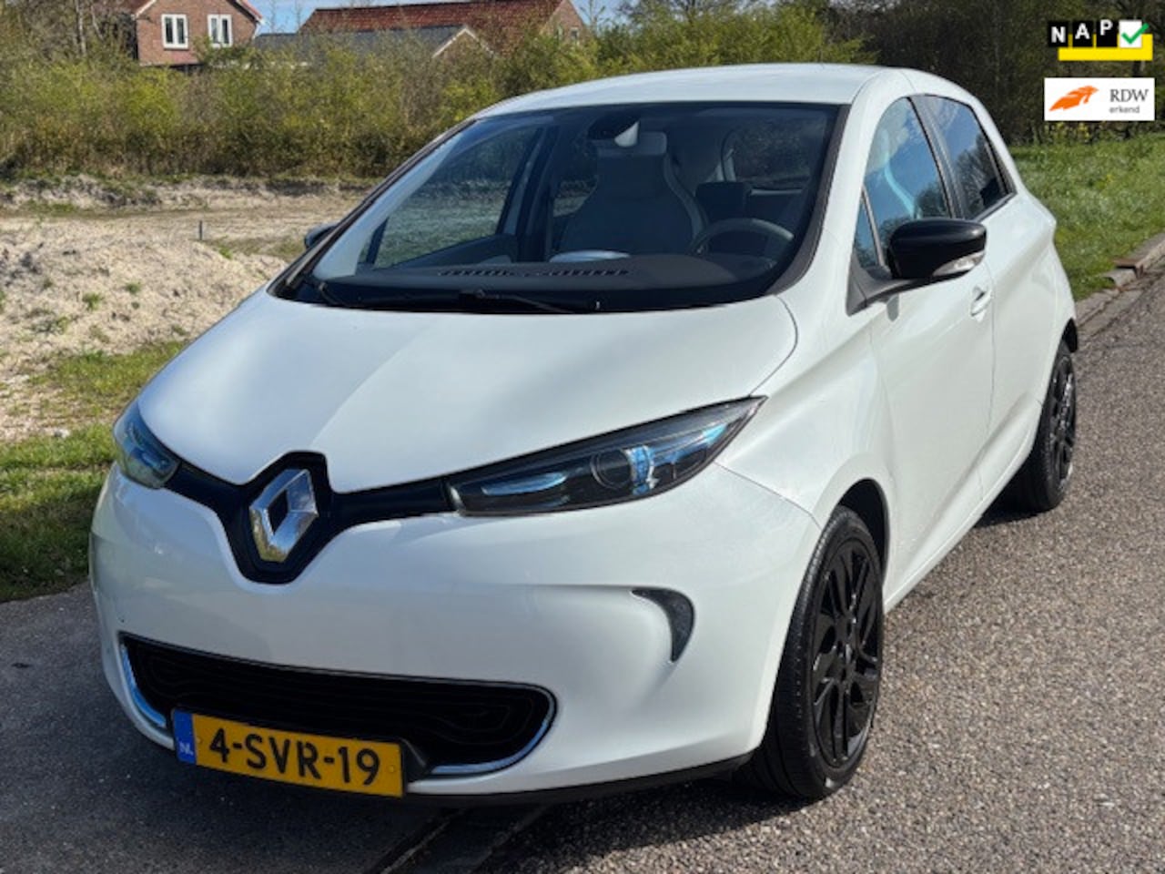 Renault Zoe - Q210 Zen Quickcharge 22 kWh (ex Accu) Automaat ECC Audio-CD/MP3 Navigatie full map Cruise - AutoWereld.nl