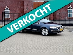 Volkswagen Passat - 2.0 FSI Comfortline / Airco / Cruise control Trekhaak / Nap / Climate control