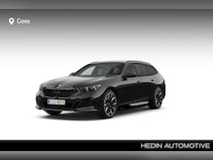 BMW 5-serie Touring - 530e M Sport Edition M Sport Pro | Trekhaak | Panoramadak | Innovation Pack | Travel Pack