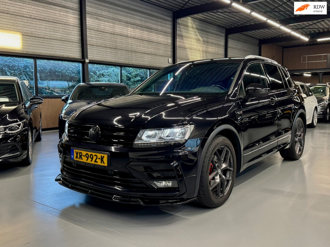 Volkswagen Tiguan - 1.5 TSI R-line Comfortline Business Pano/Led/Camera - AutoWereld.nl