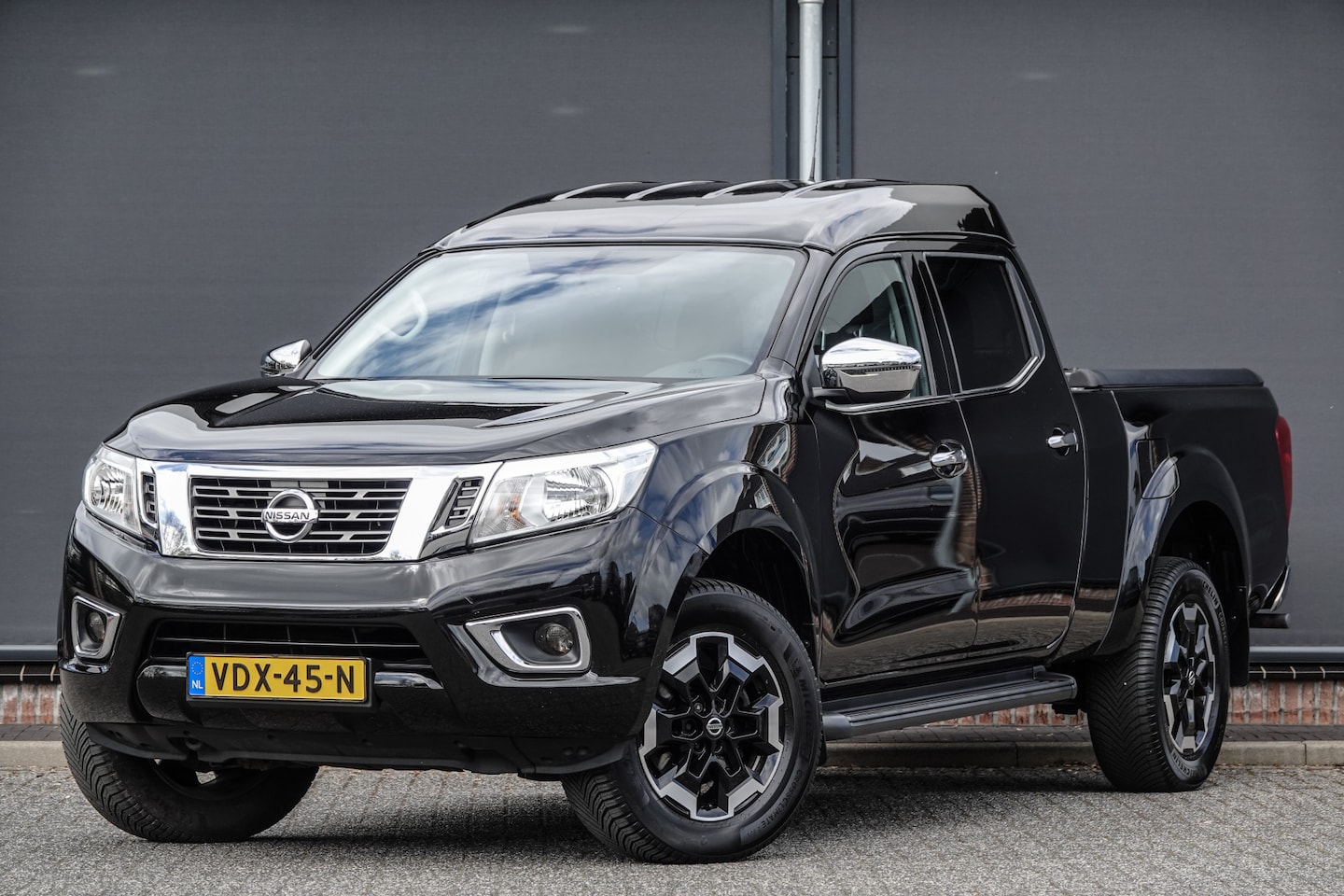 Nissan Navara - 2.3dCi 190Pk Aut. | Double Cab | 5-Persoons | N-Connecta | 4WD | Achteruitrijcamera | Tree - AutoWereld.nl