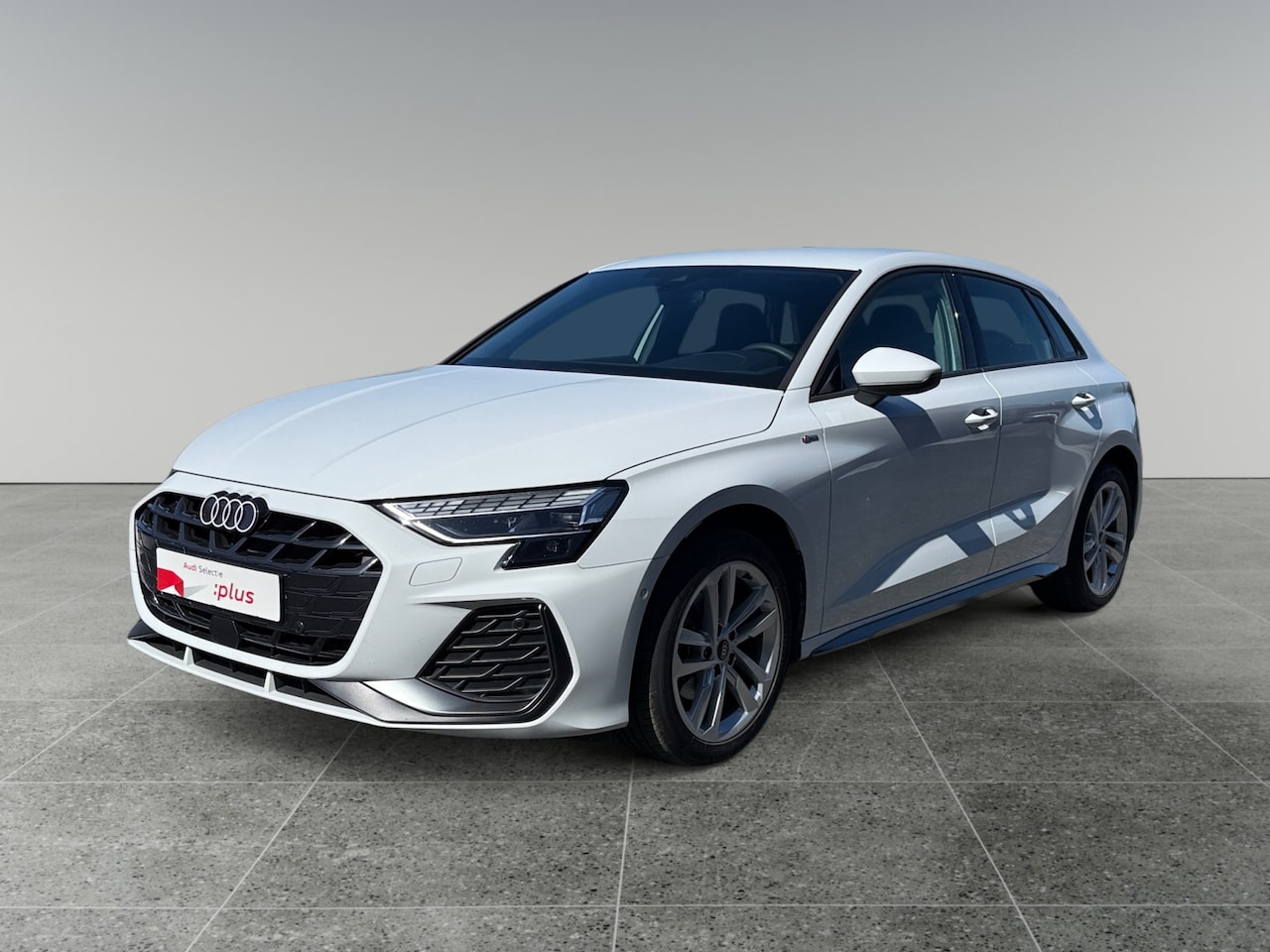 Audi A3 Sportback - 35 150pk TFSI S Line Draadloze telefoonlader | Parkeersensoren | Sportstoelen - AutoWereld.nl