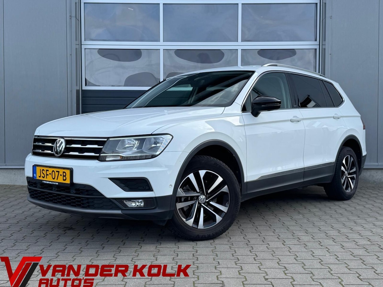 Volkswagen Tiguan Allspace - 1.5 TSI Comfortline 7 Persoons | Digital Cockpit | 360 Camera | Adaptive Cruise | Navigati - AutoWereld.nl