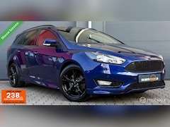 Ford Focus - 1.5 EcoBoost ST Line LED/Winterpakket/Trekhaak/18"