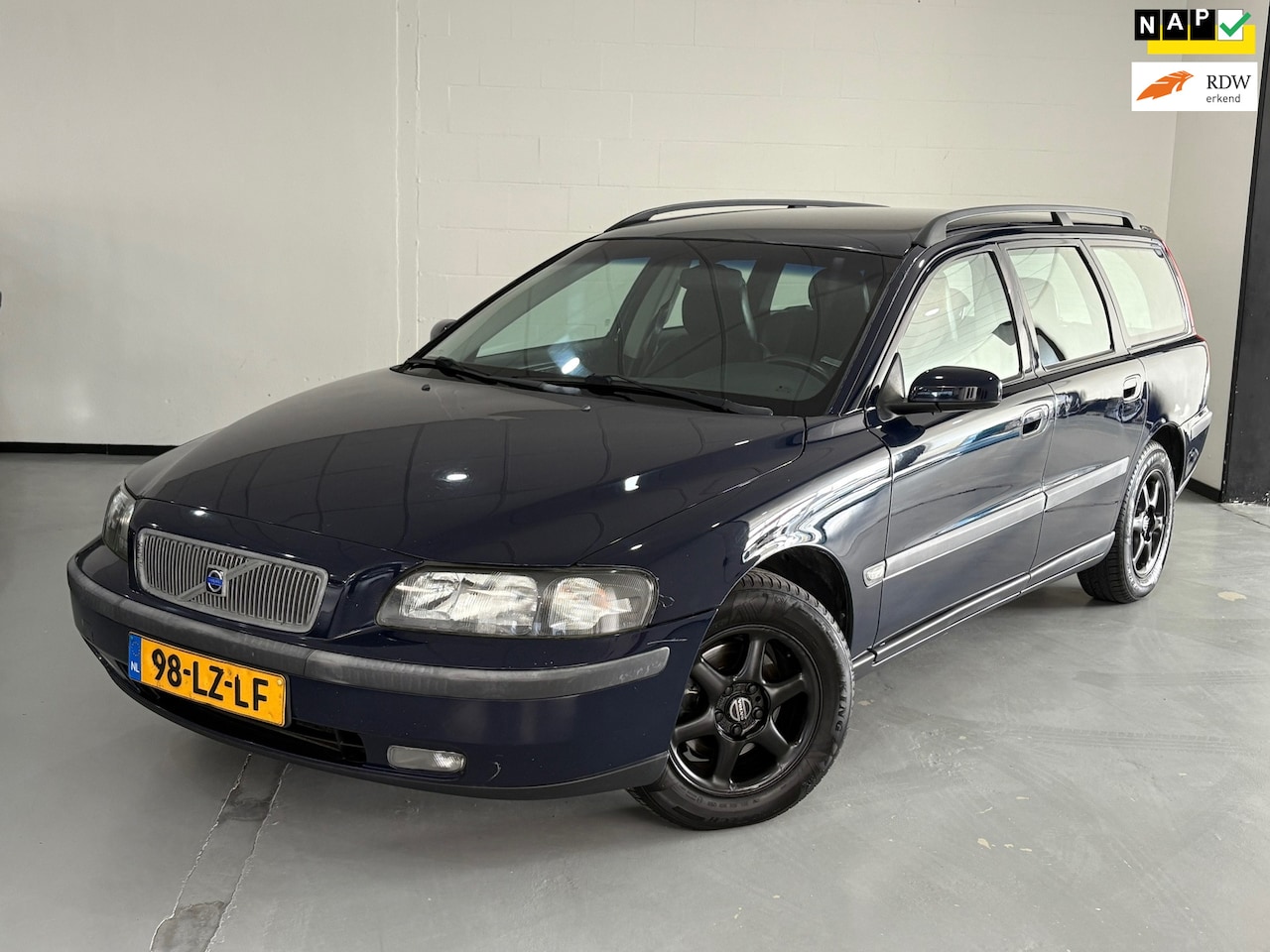 Volvo V70 - 2.4 2.4 - AutoWereld.nl