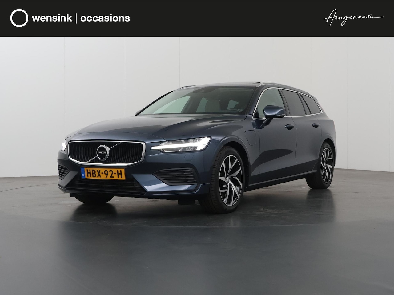 Volvo V60 - 2.0 T6 Recharge AWD R-Design | Panoramadak | Contourstoelen  | HUD | Navigatie | Stoelverw - AutoWereld.nl
