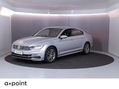 Volkswagen Passat - 1.4 TSI Highline Business R 125pk DSG| digital display| Camera| verwarmde voorruit en -sto