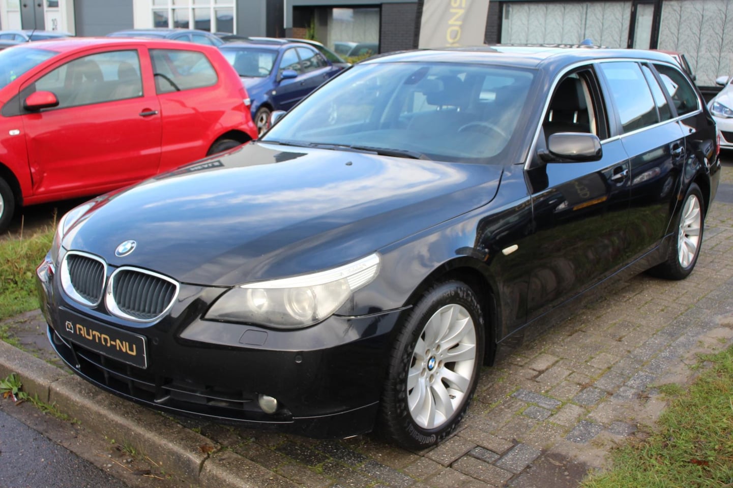 BMW 5-serie Touring - 525i High Executive Automaat Panorma NAV Leder Xenon Trekhaak Climate Cruise LM-velgen - AutoWereld.nl