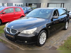 BMW 5-serie Touring - 525i High Executive Automaat Panorma NAV Leder Xenon Trekhaak Climate Cruise LM-velgen
