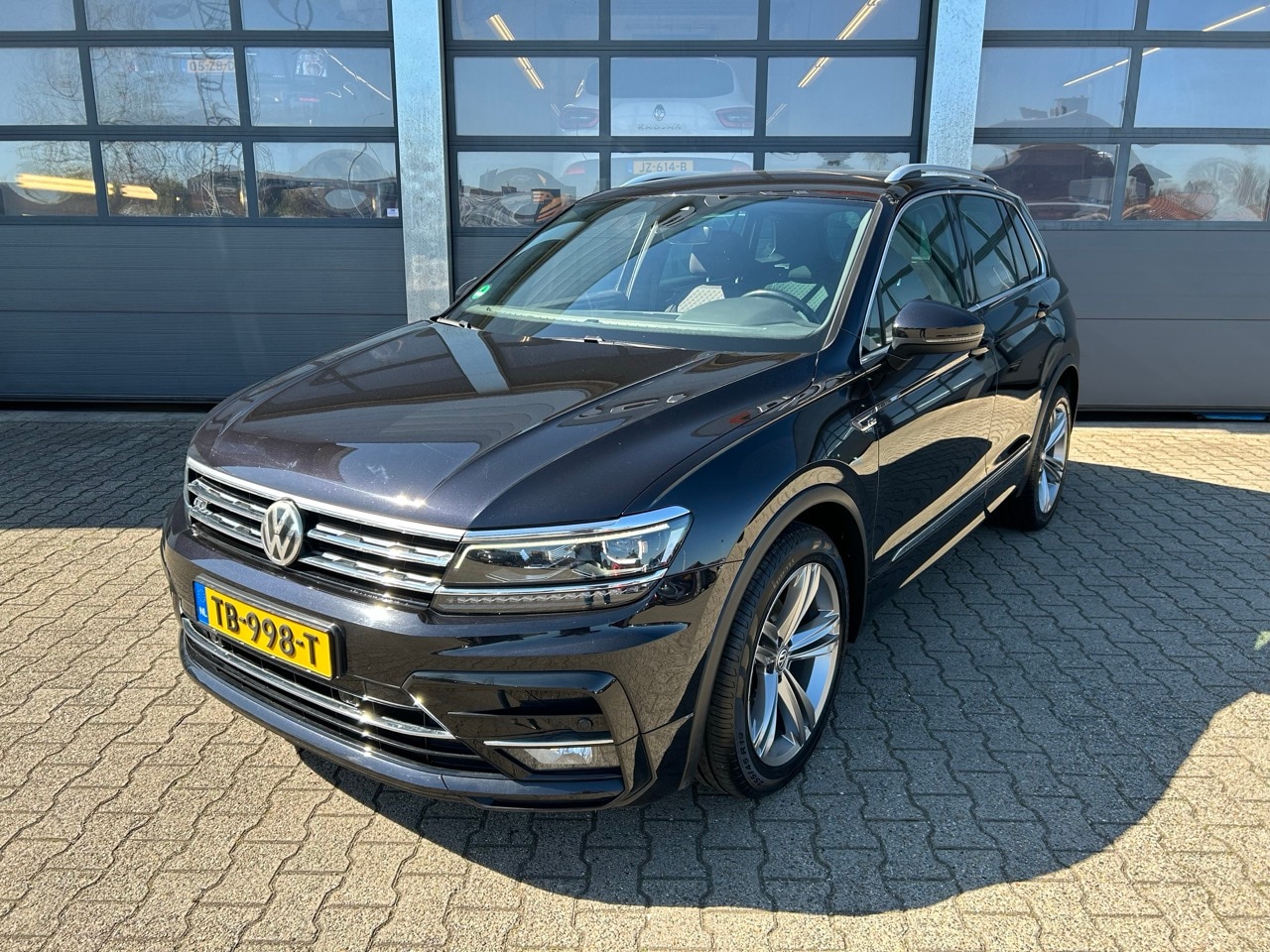 Volkswagen Tiguan - 1.4 TSI Comfortline Business R 1.4 TSI 125pk Comfortline Business R - AutoWereld.nl