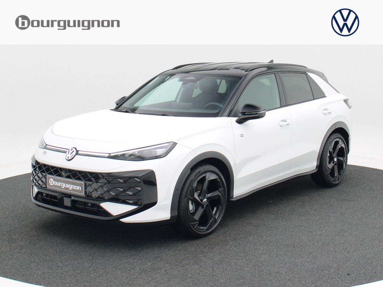 Volkswagen T-Roc - R-Line First Edition 1.5 eTSI 150 PK | Trekhaak | 20" Lichtmetaal | head-Up | 360 Camera | - AutoWereld.nl
