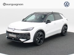 Volkswagen T-Roc - R-Line First Edition 1.5 eTSI 150 PK | Trekhaak | 20" Lichtmetaal | head-Up | 360 Camera |