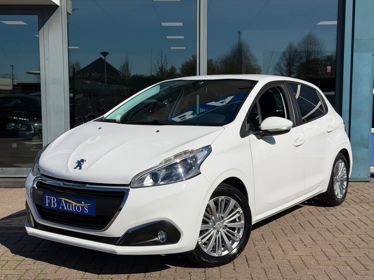 Peugeot 208 - 1.2 PureTech Active Airco Lmv Cruise - AutoWereld.nl