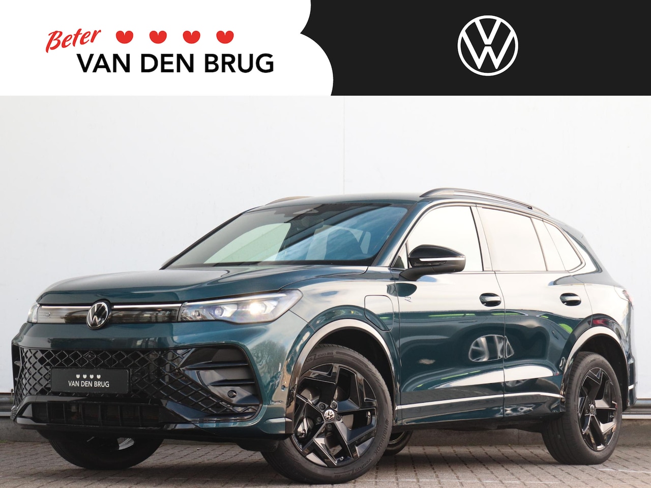 Volkswagen Tiguan - 1.5 eHybrid R-Line Edition | Adaptief onderstel | Wegklapbare trekhaak | Stuur- + Stoelver - AutoWereld.nl