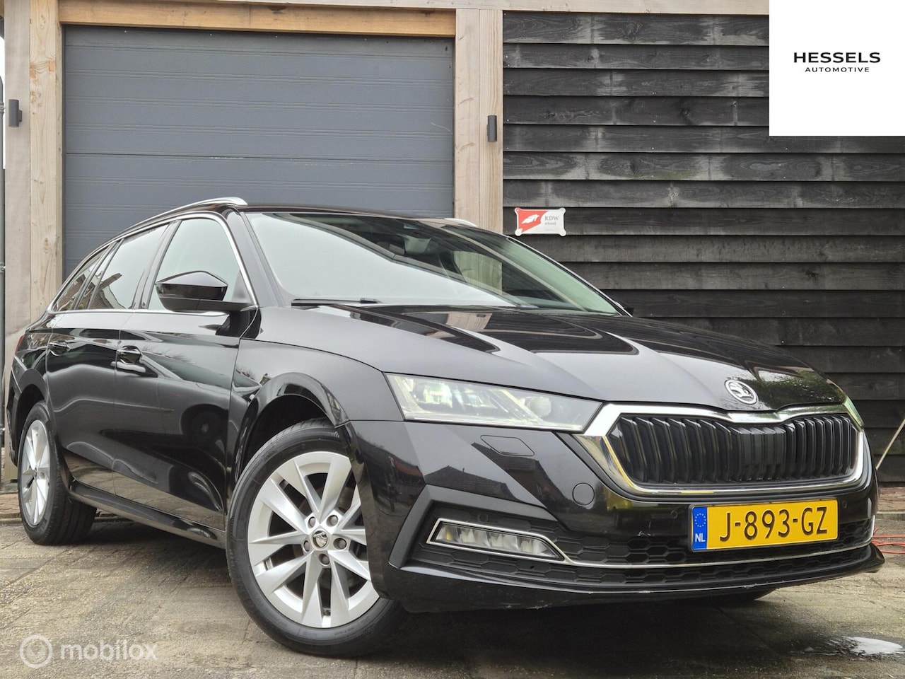 Skoda Octavia Combi - 1.5 TSI First Edition LED, Trekhaak, NAP - AutoWereld.nl