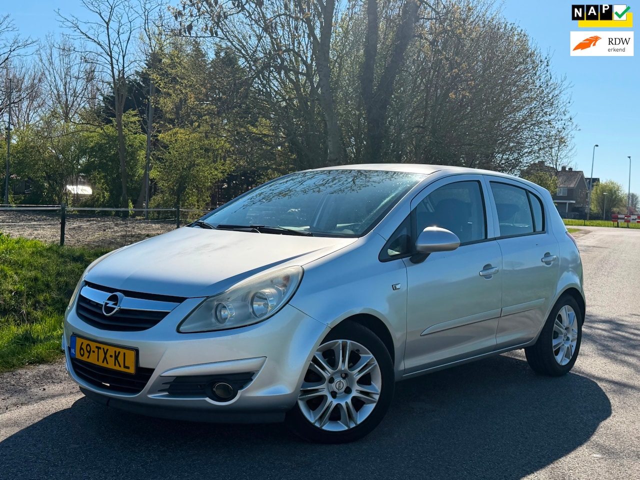 Opel Corsa - 1.2-16V Enjoy | Nieuwe APK | Airco - AutoWereld.nl