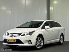 Toyota Avensis - 2.0 VVTi Dynamic AUTOMAAT [ trekhaak xenon half-leder ]