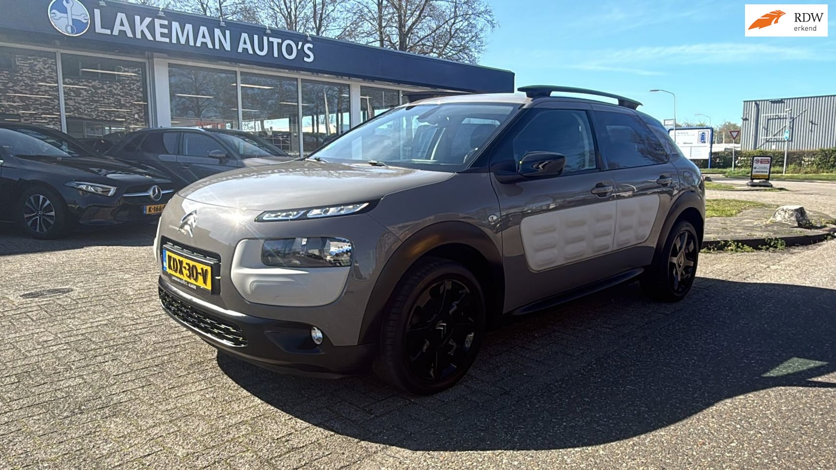 Citroën C4 Cactus - 1.2 PureTech Business Plus Huurkoop Inruil APK Garantie - AutoWereld.nl
