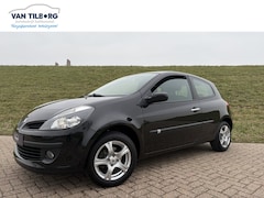 Renault Clio - 1.4-16V Privilège Orig. NL auto | 2e Eigenaar | Climate Control | PDC A