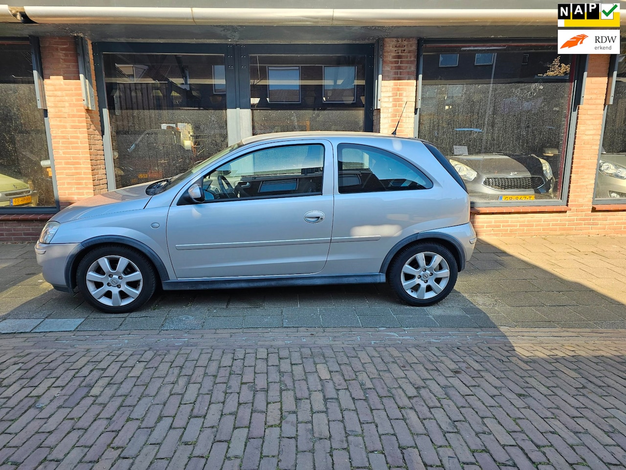 Opel Corsa - 1.2-16V Silverline Automaat ! - AutoWereld.nl