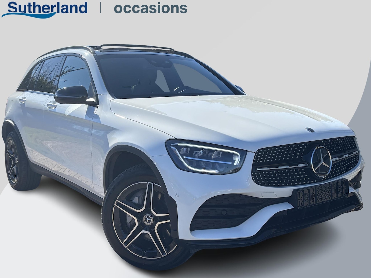 Mercedes-Benz GLC-klasse - 300e 4MATIC AMG Line PHEV 320pk | Trekhaak | Panoramadak | 2 bandensets | Leder | Adaptive - AutoWereld.nl