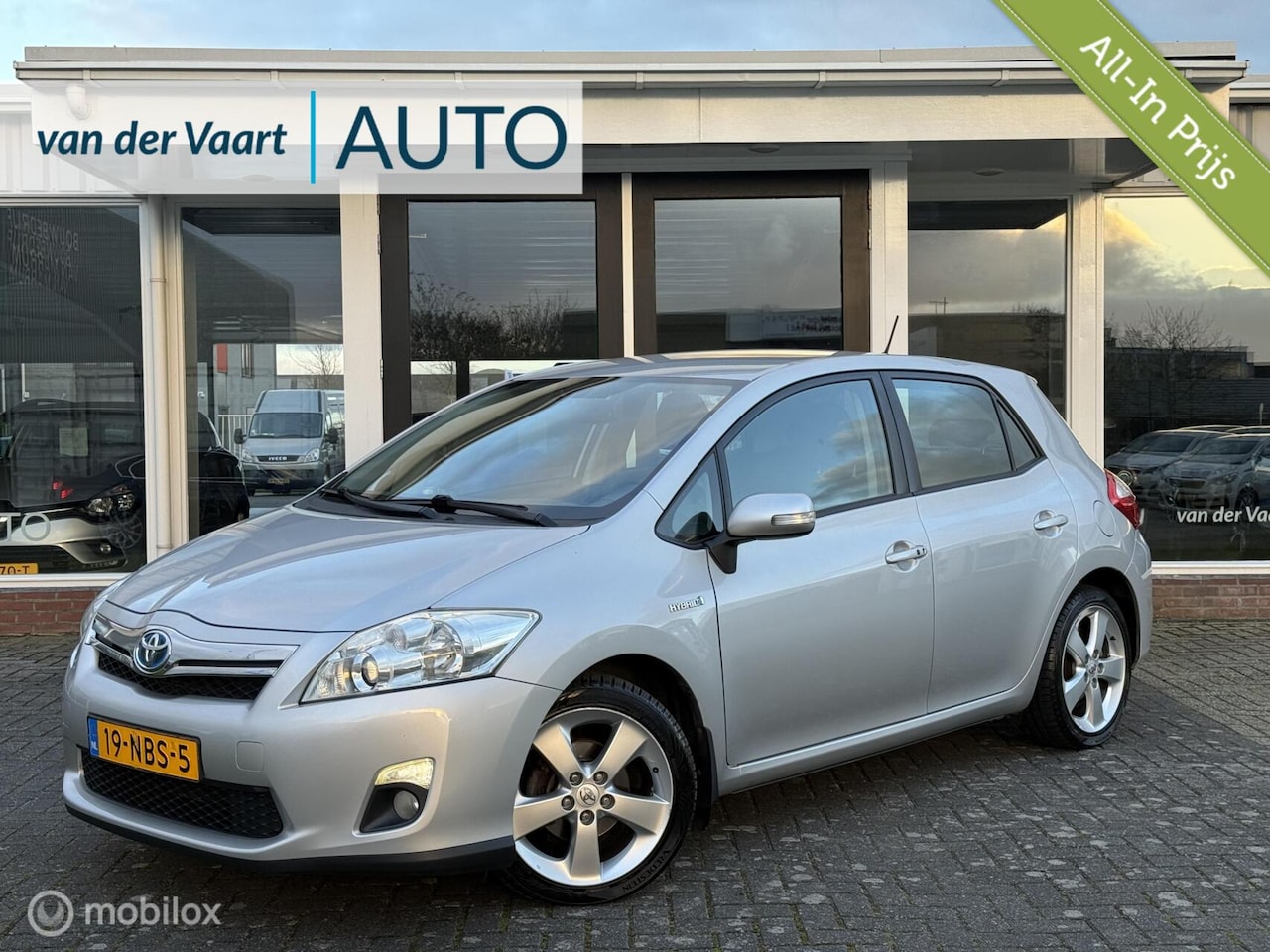 Toyota Auris - 1.8 Full Hybrid Dynamic / Camera / Trekhaak - AutoWereld.nl