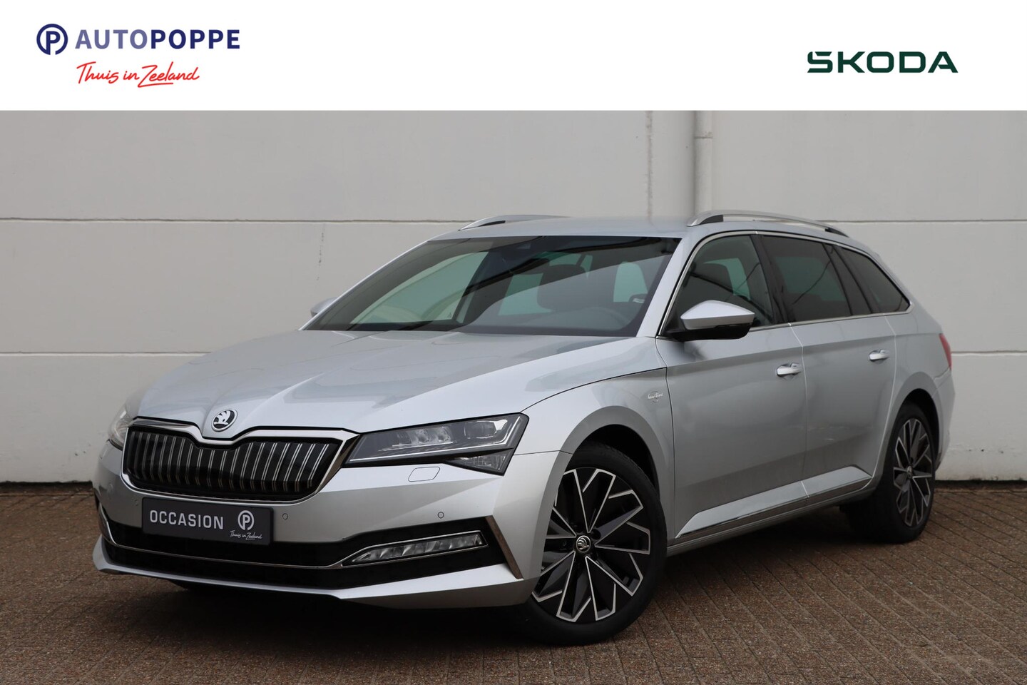 Skoda Superb Combi - 1.4 TSI Laurin & Klement 218pk DSG6 | Stoelverwarming voor en achter | Trekhaak | Carplay - AutoWereld.nl