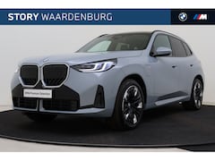 BMW X3 - 30e xDrive M Sport Automaat / Panoramadak / Trekhaak / Sportstoelen / Adaptieve LED / Park