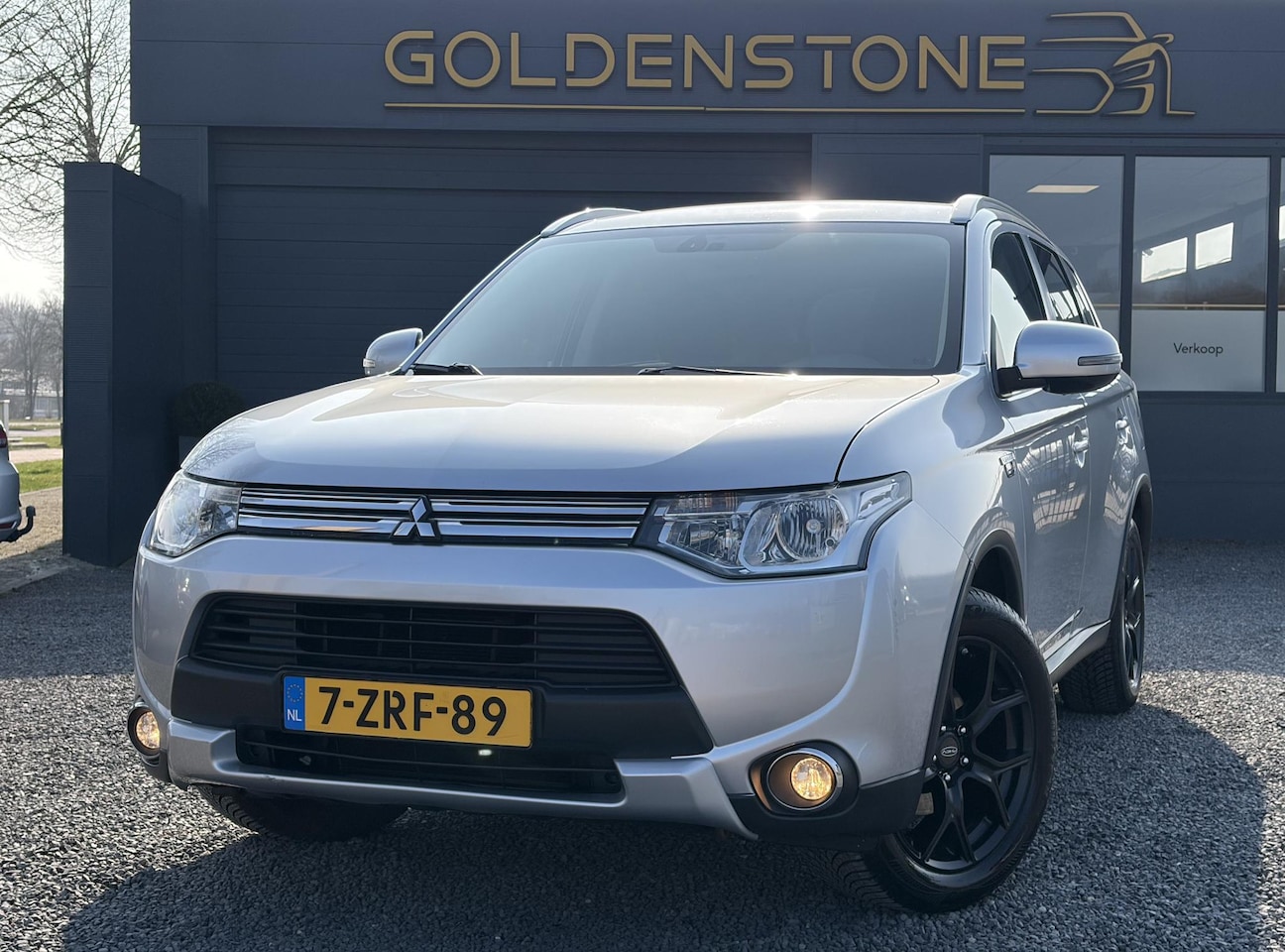 Mitsubishi Outlander - 2.0 PHEV Business Edition X-Line 2e Eigenaar,Navi,Camera,Keyless,Halfleder,Dealer Onderhou - AutoWereld.nl