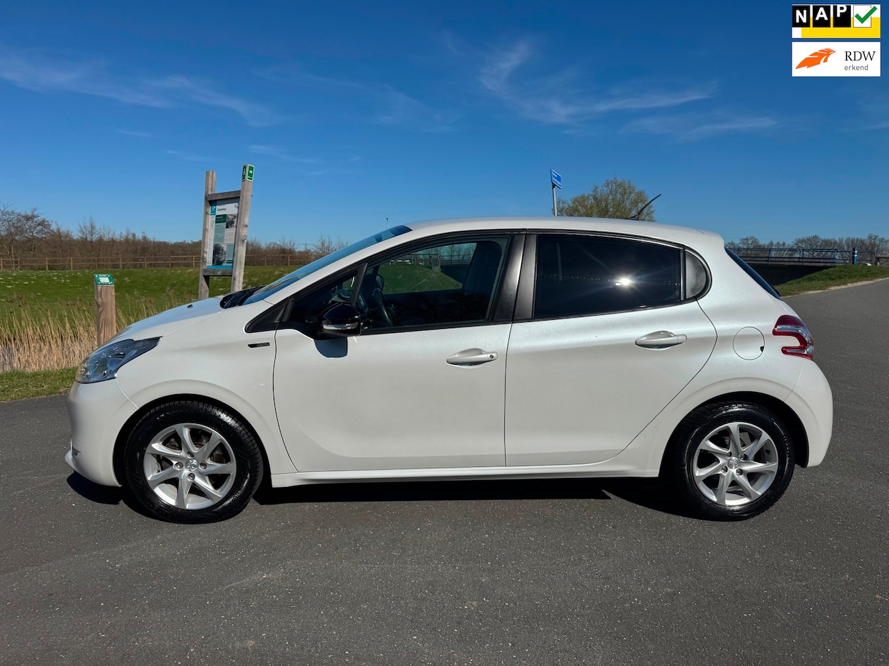 Peugeot 208 - 1.2 Vti Style 1.2 VTi Style - AutoWereld.nl