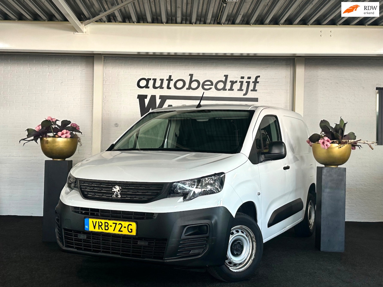 Peugeot Partner - 1.2 PureTech Pro benzine - AutoWereld.nl