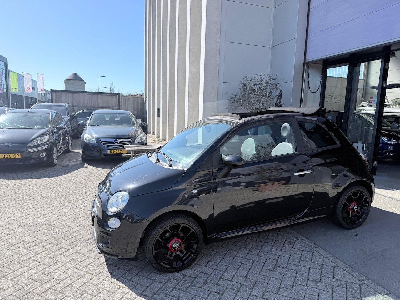 Fiat 500 - 1.2 Sport CABRIO! ZEER NETTE AUTO! INRUIL MOGELIJK! - AutoWereld.nl