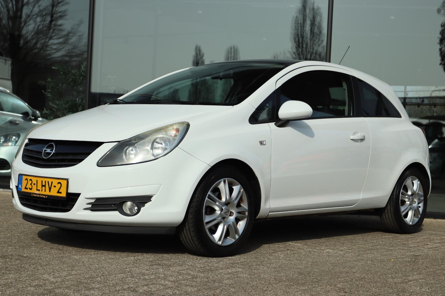 Opel Corsa - 1.4-16V COLOR EDITION | CRUISE | AIRCO | LMV | NAP - AutoWereld.nl