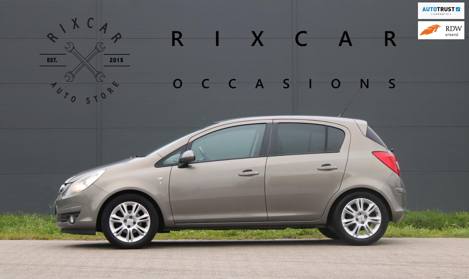 Opel Corsa - 1.2-16V '111' Edition Airco Cruise GetintGlas - AutoWereld.nl
