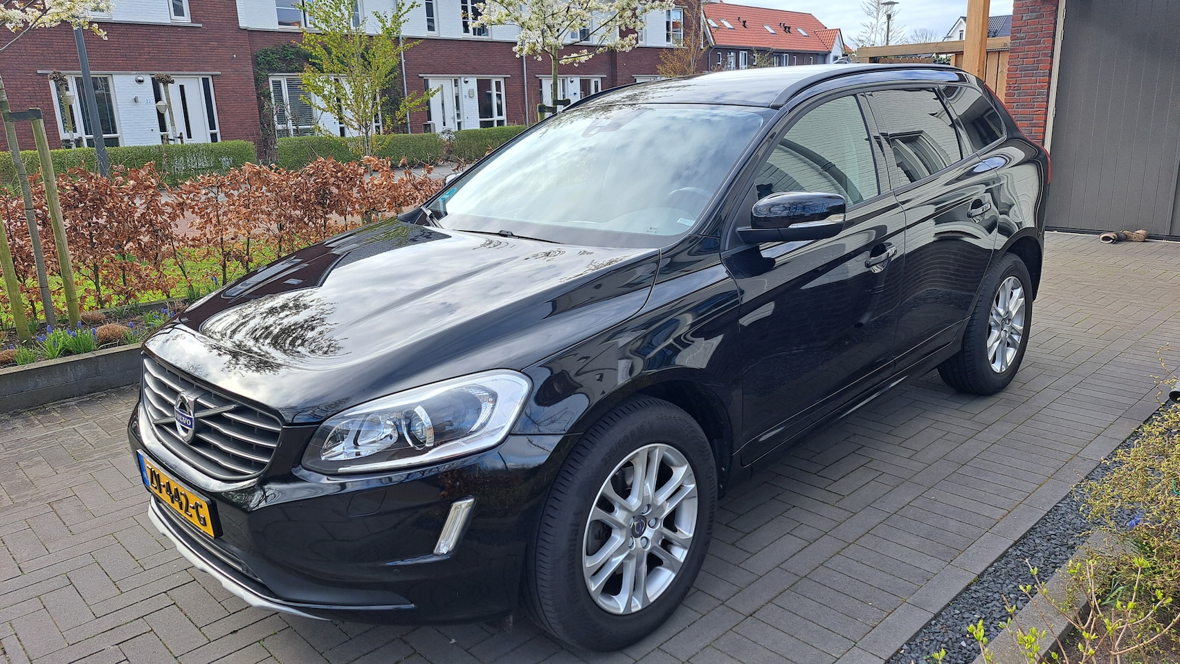 Volvo XC60 - 2.0 D4 FWD Momentum - AutoWereld.nl