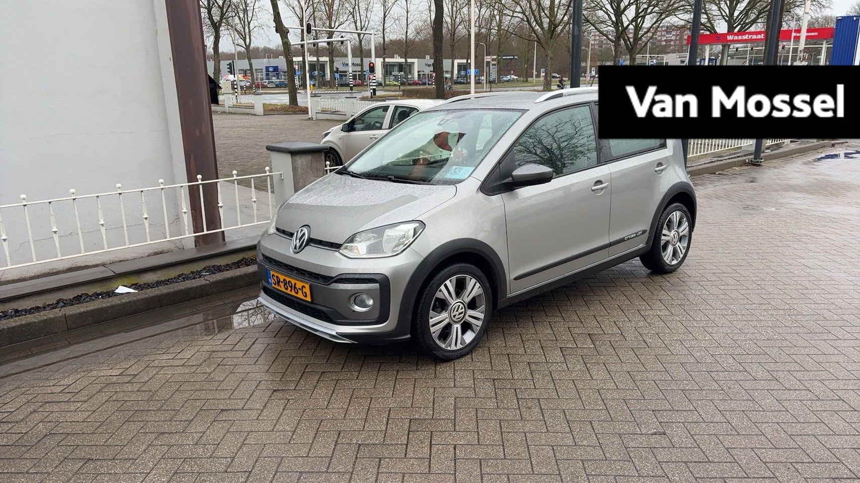 Volkswagen Up! - 1.0 CROSS UP! 75 PK | Automaat | Stoelverwarming | Climatronic (Automatische Airco) | All - AutoWereld.nl