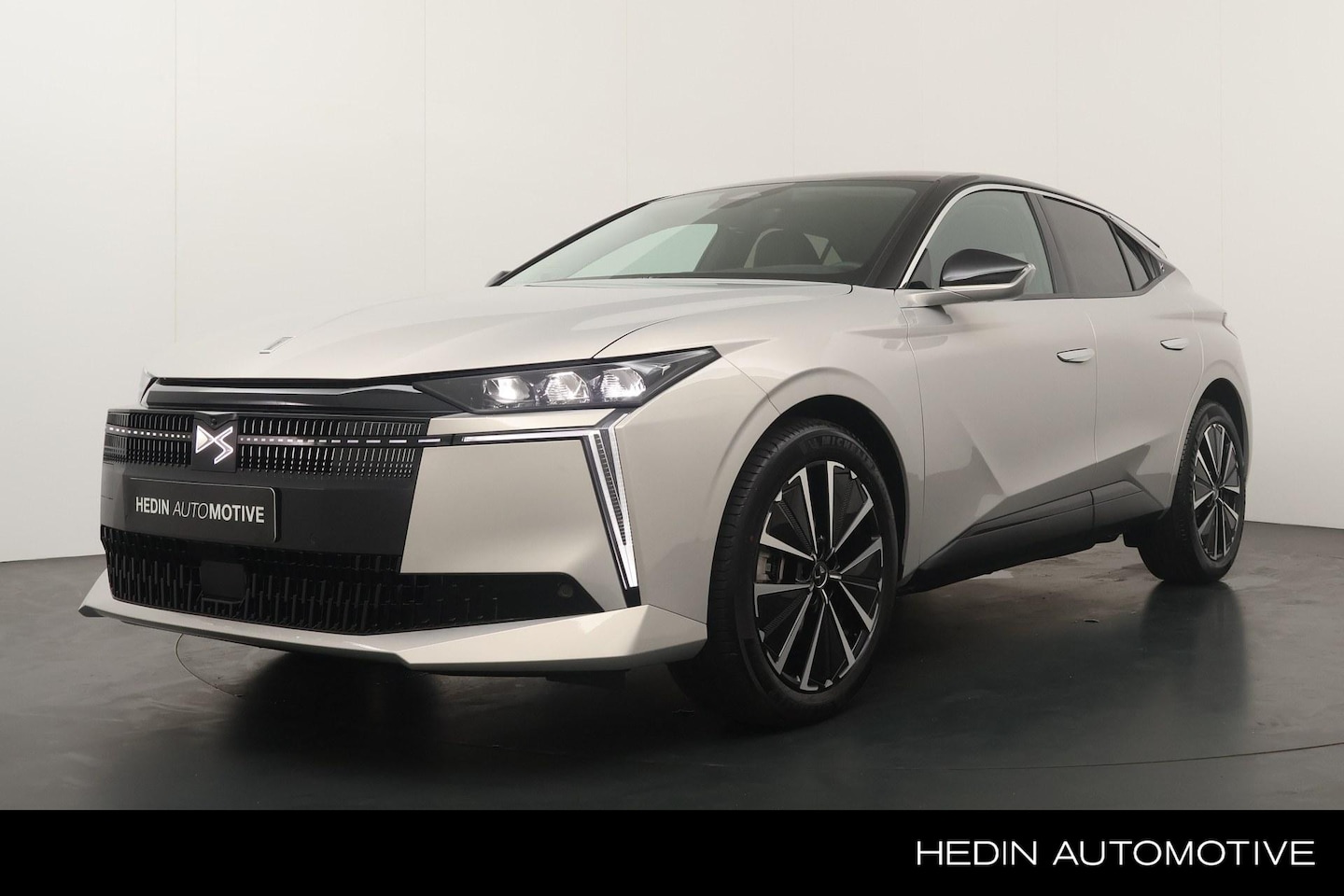 DS No 4 - E-Tense Pallas Comfort Tech Pack 58.3 kWh | Warmtepomp | El. Achterklep | 19" LM Velgen "Z - AutoWereld.nl