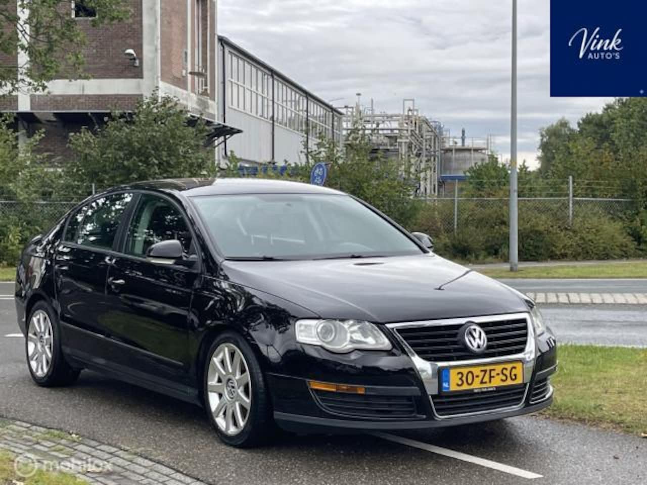 Volkswagen Passat - 1.6 Businessline | Navigatie | Riem VV | Trekhaak | LMV - AutoWereld.nl