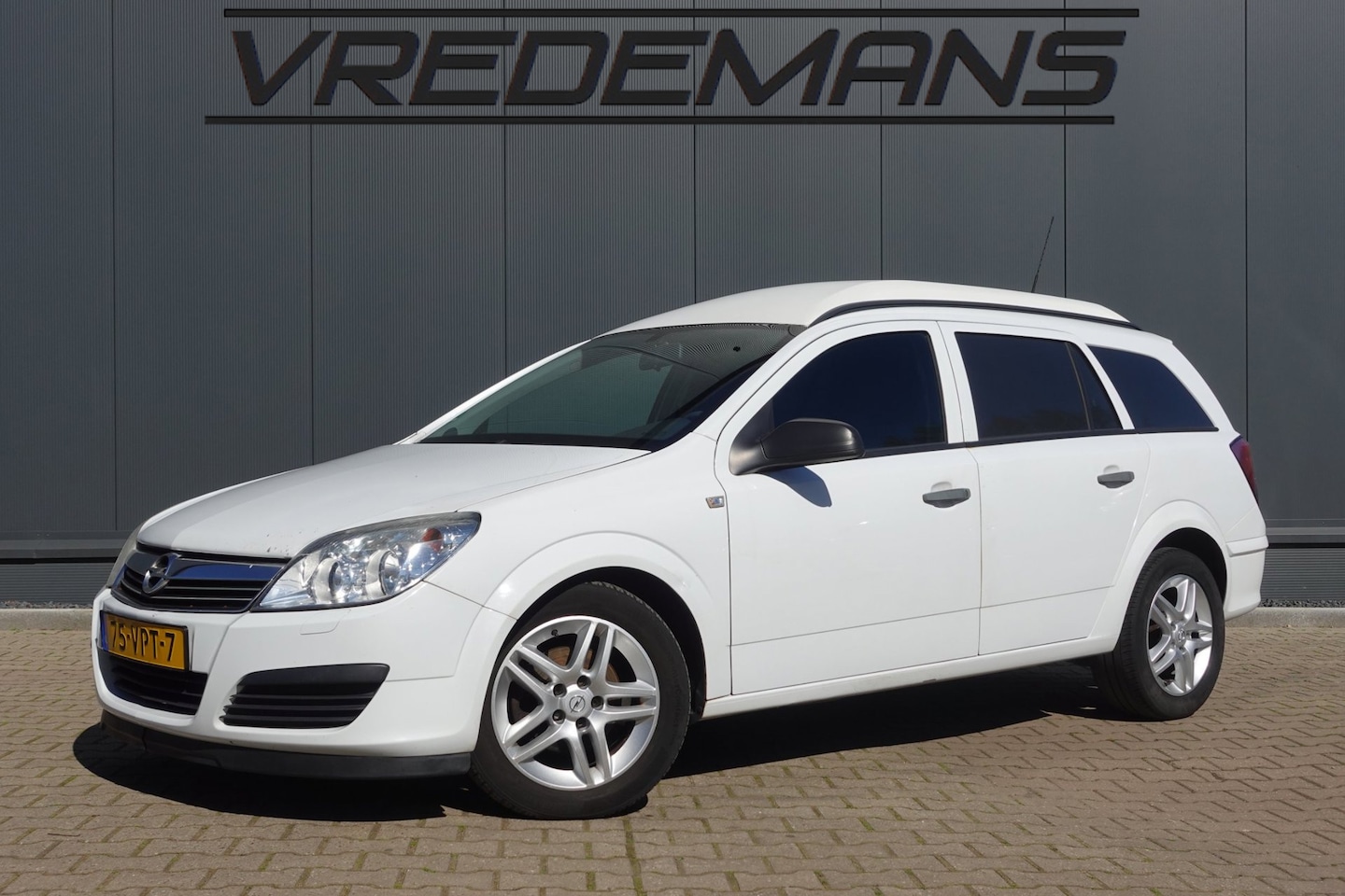 Opel Astra - 1.7 CDTi Essentia 1.7 CDTi Essentia - AutoWereld.nl