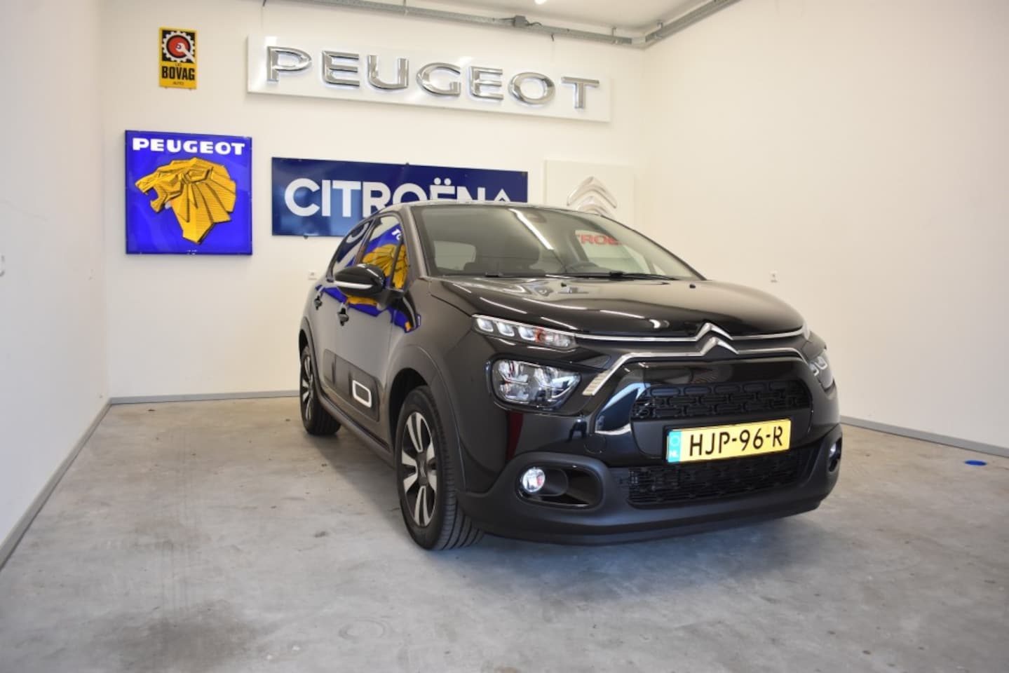 Citroën C3 - 1.2 PureTech Automaat Feel 16.000 Km. 110 Pk. - AutoWereld.nl