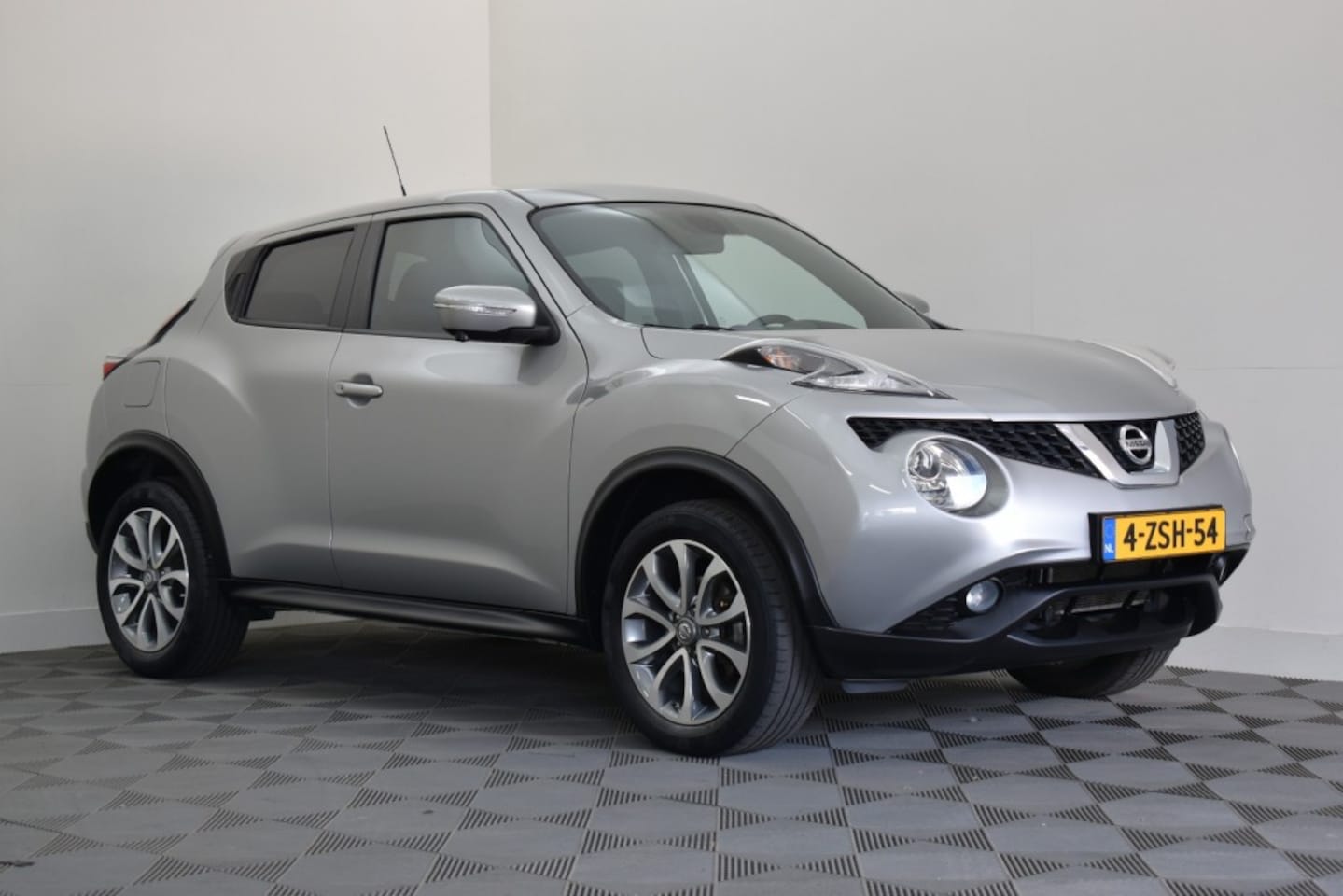 Nissan Juke - 1.2 DIG-T 116PK Connect Edition - AutoWereld.nl