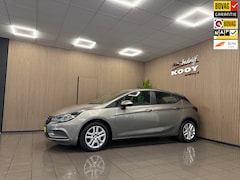 Opel Astra - 1.0 Edition * Navigatie / Cruise control / Parkeersensoren / NL Auto