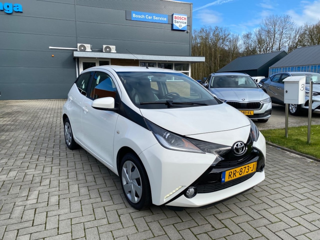 Toyota Aygo - 1.0 VVT-i x-play 1.0 VVT-I X-PLAY - AutoWereld.nl