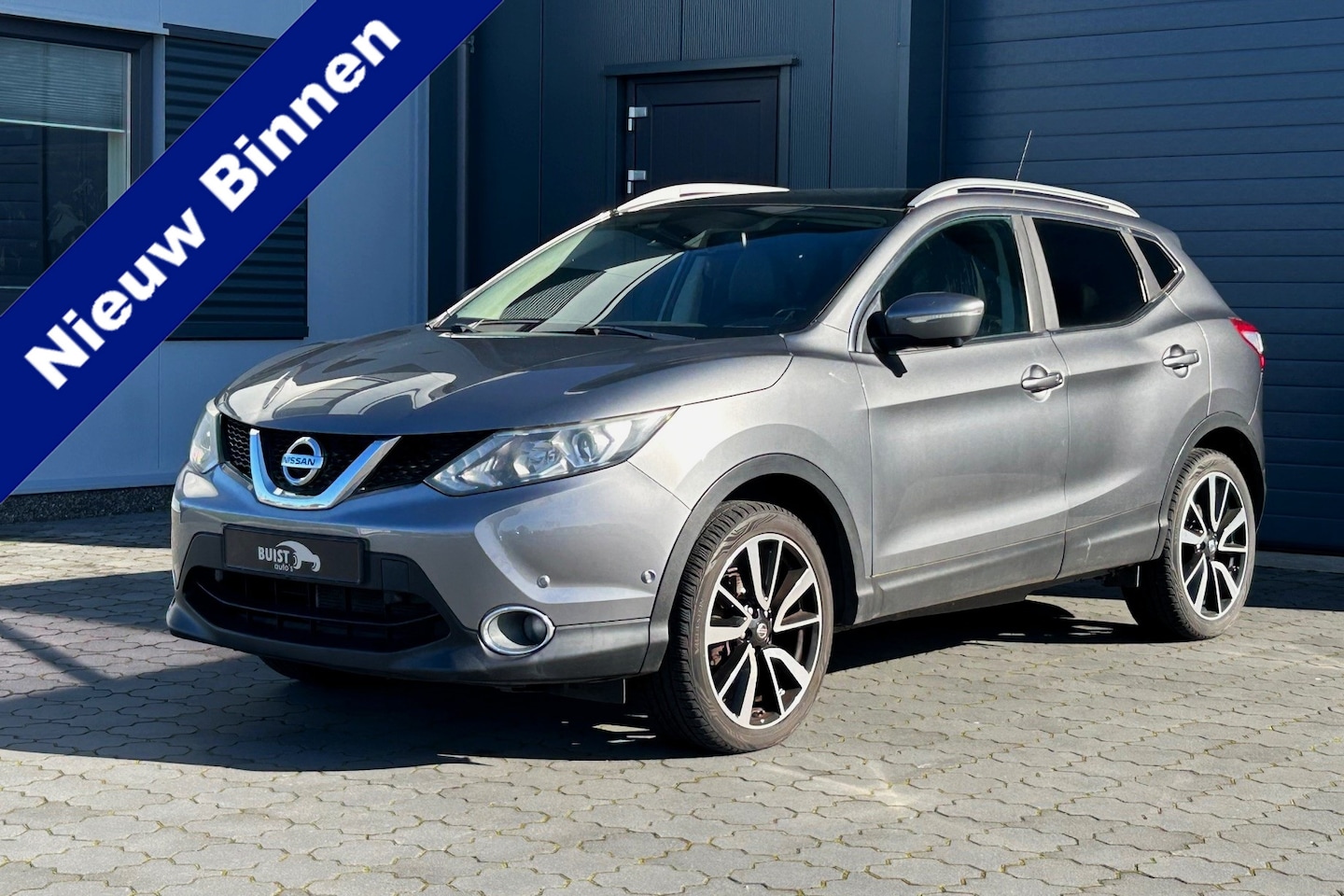 Nissan Qashqai - 1.2 Tekna 360 CAMERA TREKHAAK PANO LEER - AutoWereld.nl