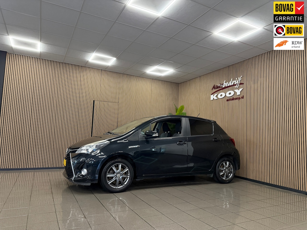Toyota Yaris - 1.5 Hybrid Lease * Automaat / Navigatie / Camera / LM Velgen * - AutoWereld.nl