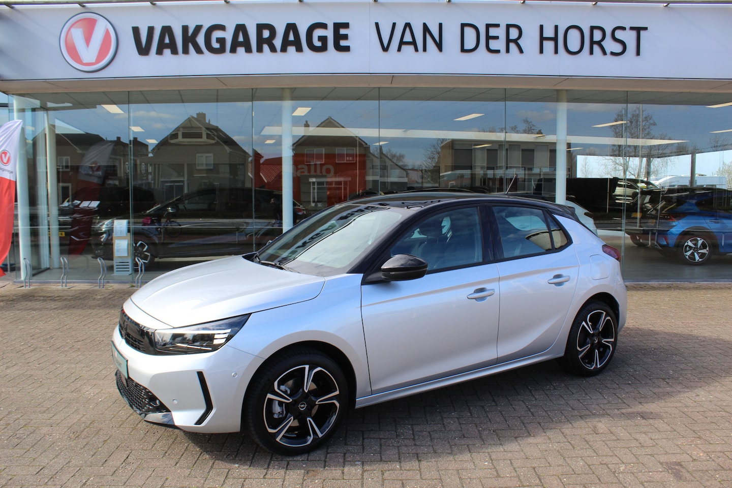 Opel Corsa - 1.2 100 pk Turbo GS Panoramadak, Winterpakket, Cruise Control, Climate Control - AutoWereld.nl